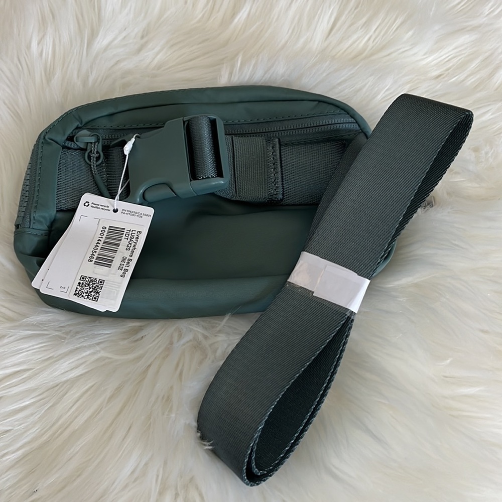 NWT Lululemon Everywhere Belt Bag Tidewater Teal - Picture 9 of 9